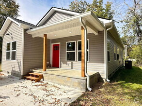 Building Photo - 1037 Wilcox Dr