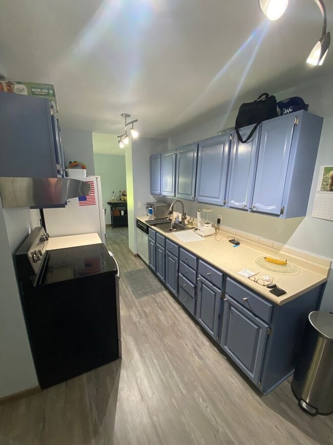 Foto del edificio - Nice, Updated 3br/3ba in Minnetonka