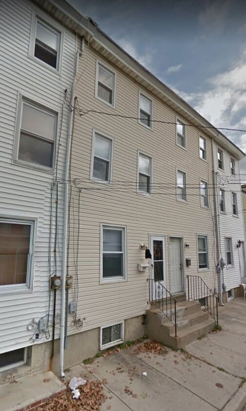 200 Morris St, Gloucester City, NJ 08030 House Rental in Gloucester