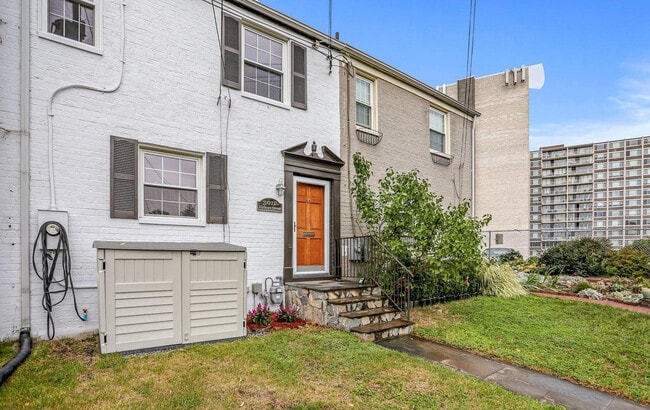 Building Photo - 3012 Hickory St