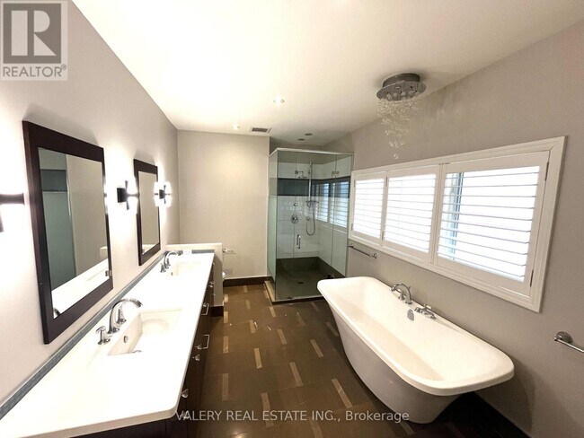 Photo du bâtiment - 32 Belvedere Dr