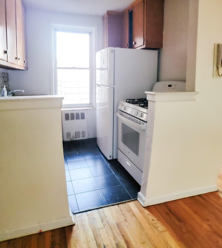 2501 Morris Ave Unit 3A, The Bronx, NY 10468 Room for Rent in The