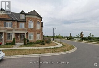 Building Photo - 142 Moody Dr