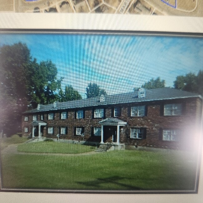 Building Photo - 3720 Outland Rd