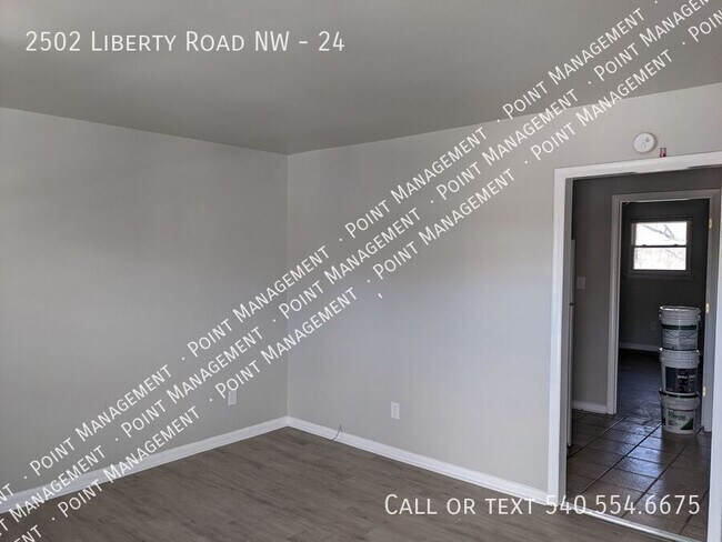 Foto del edificio - 2502 Liberty Rd NW