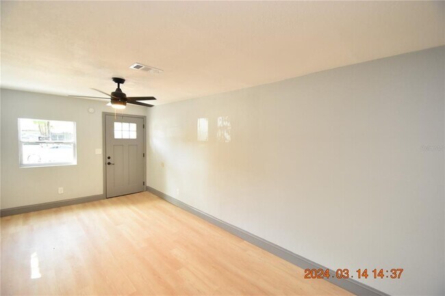 Foto del edificio - 8303 N 17th St
