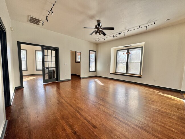 Building Photo - 1735 NW 13th St