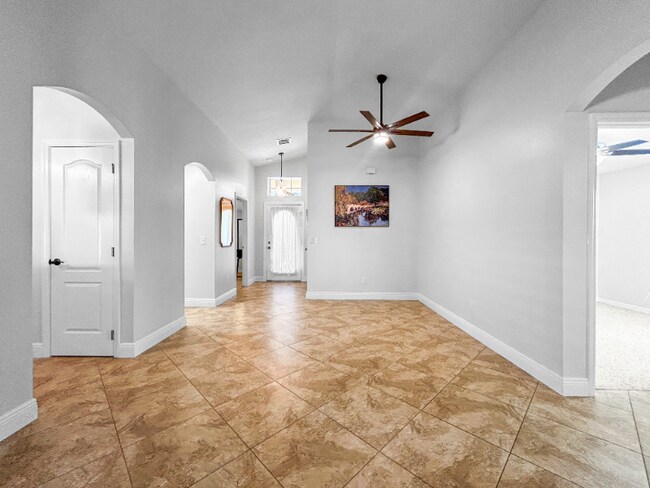 Foto del edificio - 12514 Sophiamarie Loop