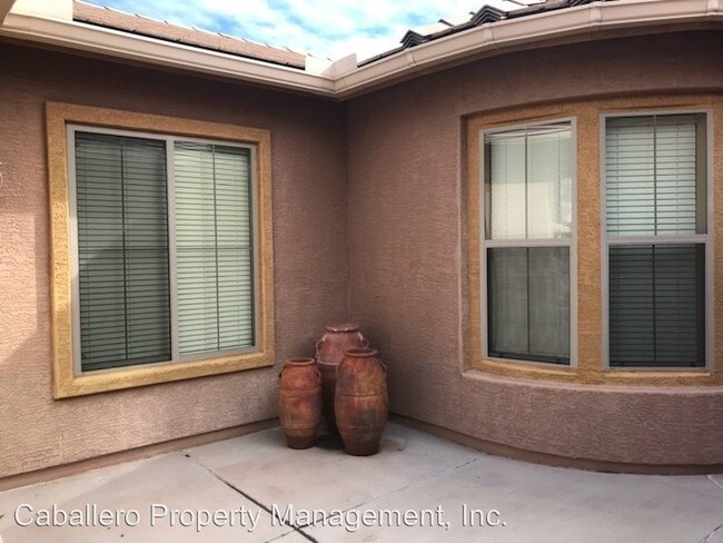 Building Photo - 4815 W Barko Ln