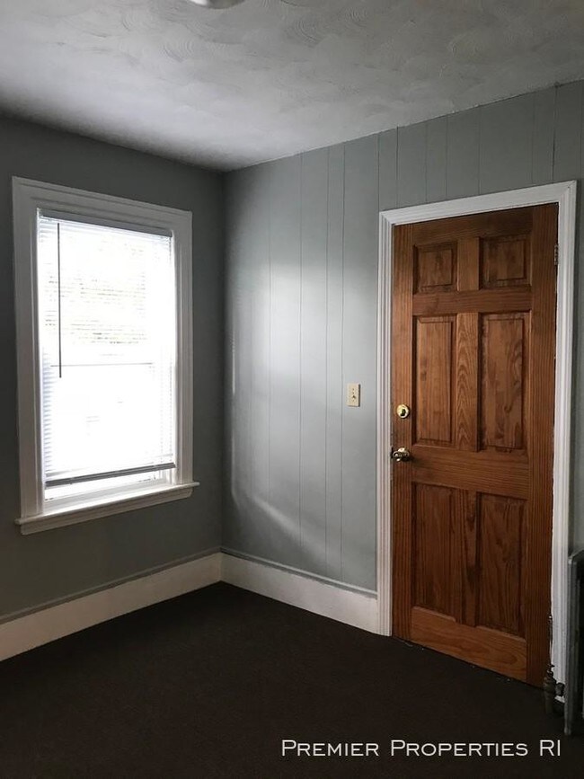 Building Photo - 1 bedroom in Cranston RI 02905