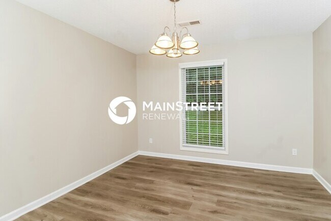 Foto del edificio - 3 Bedroom Pet-Friendly Home in Greensboro,...