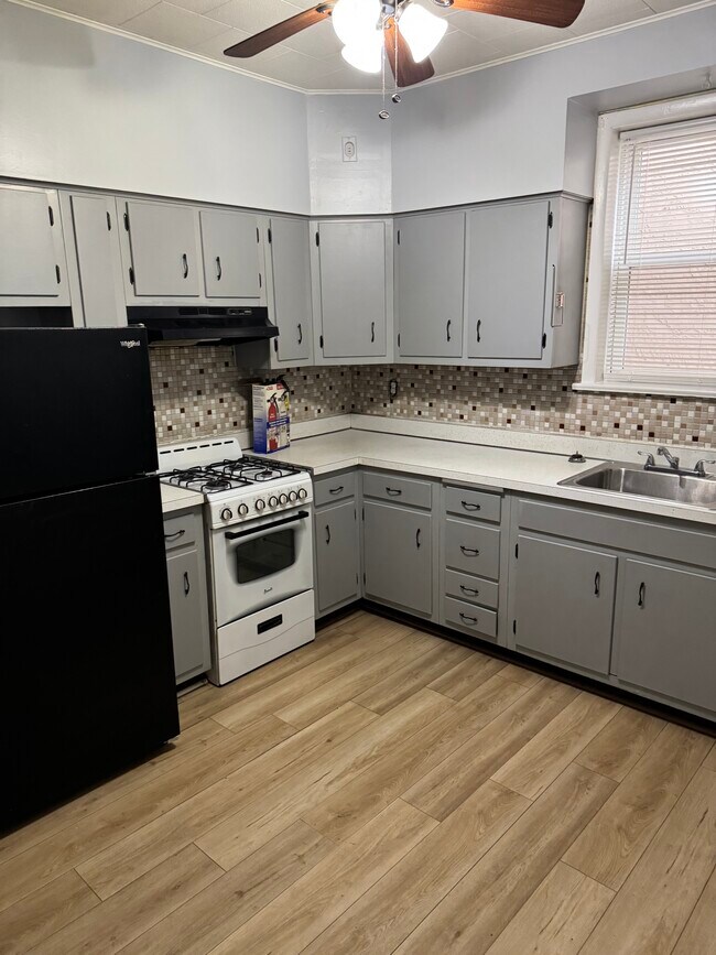 Foto del edificio - 2704 E Somerset St
