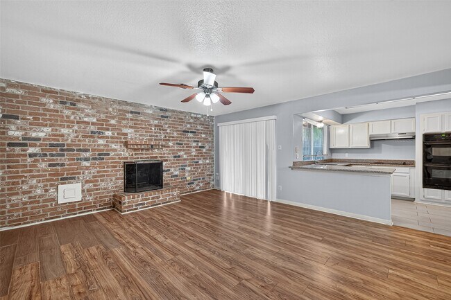 Foto del edificio - 3906 Glen Cove Cir