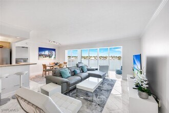 Building Photo - 2750 Gulf Shore Blvd N