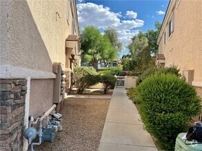 Building Photo - 1285 Large Cap Dr