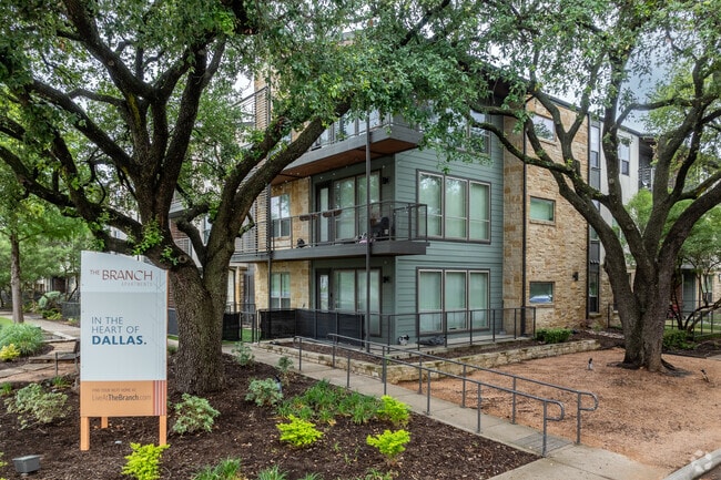 Additional Building View - Branch - Live Oaks