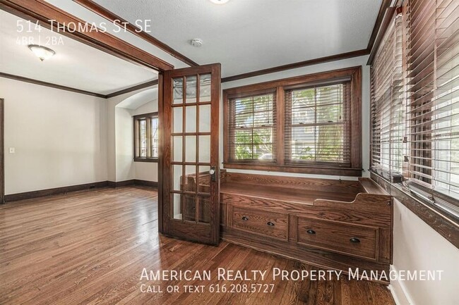 Building Photo - 514 Thomas St SE