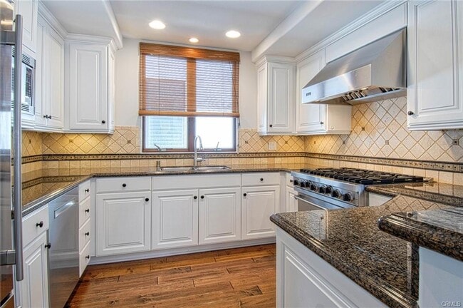 Foto del edificio - 430 1/2 Acacia Avenue, Newport Beach, CA 9...