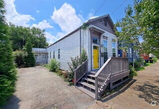 Building Photo - 940 E Madison St