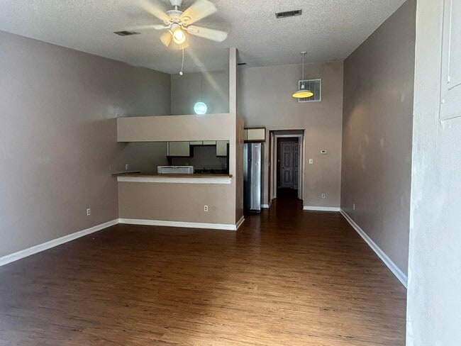 Building Photo - 2235 Sandpiper St