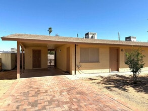 Building Photo - 15841 N Sunny Ln