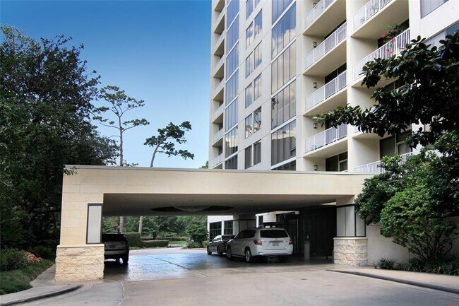 Foto del edificio - 121 N Post Oak Ln
