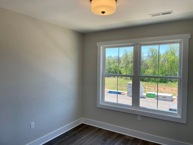 Building Photo - End Unit Luxury Townhouse in Campbell County