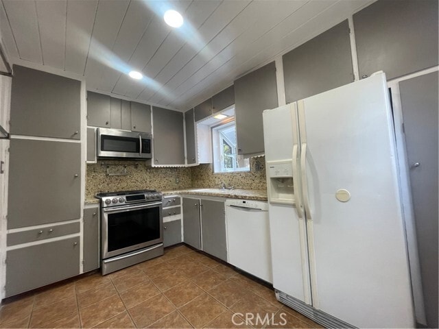 Building Photo - 15118 Gale Ave