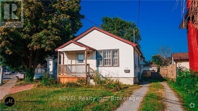 Building Photo - 248 Niagara St