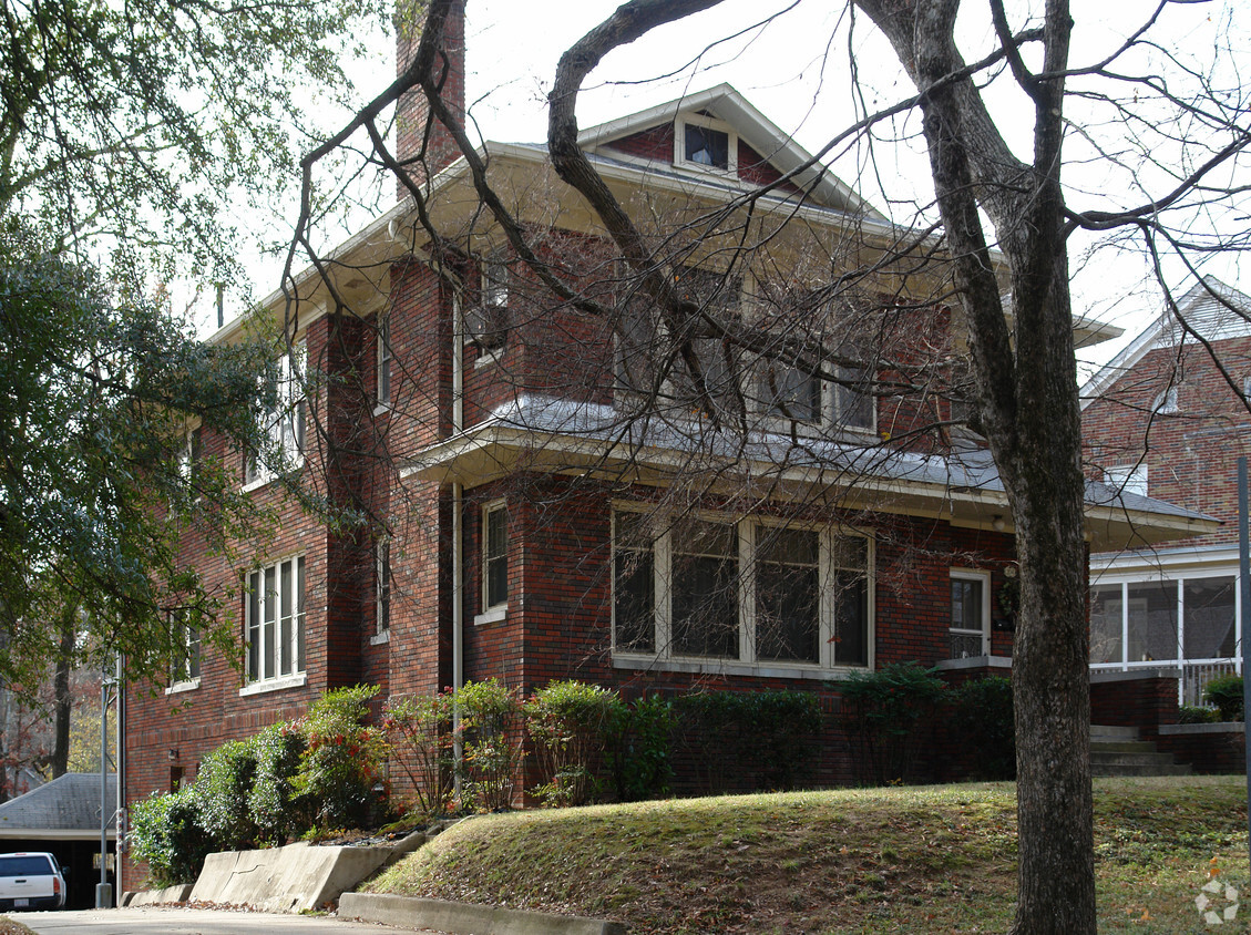 Foto del edificio - 204 E Markham Ave