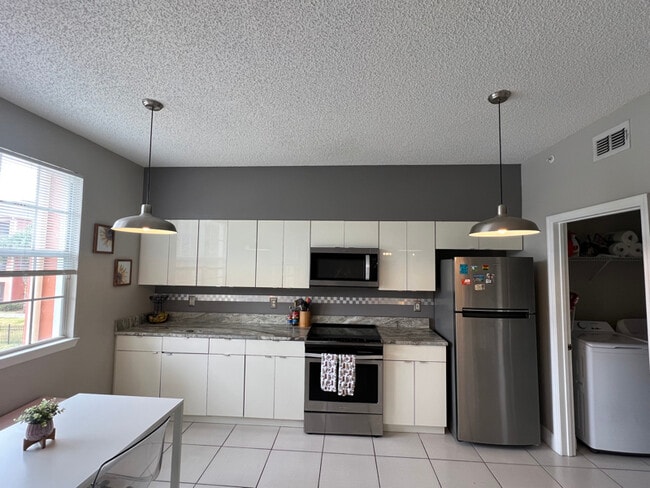 Building Photo - 10825 Windsor Walk Dr