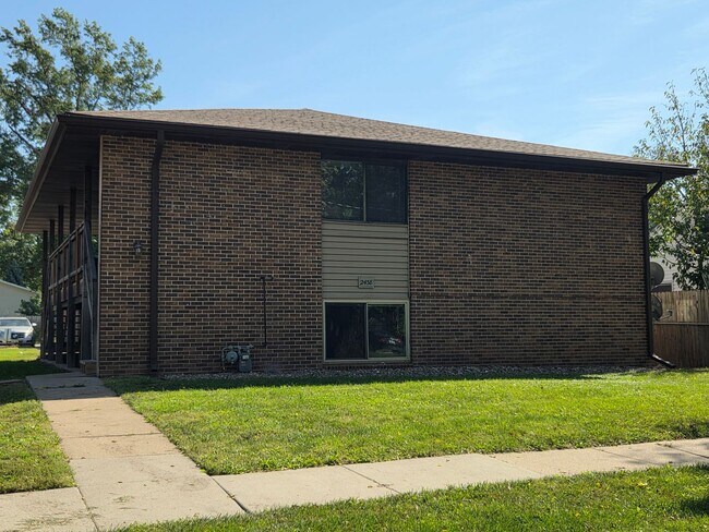 Foto del edificio - 2438 S 10th St