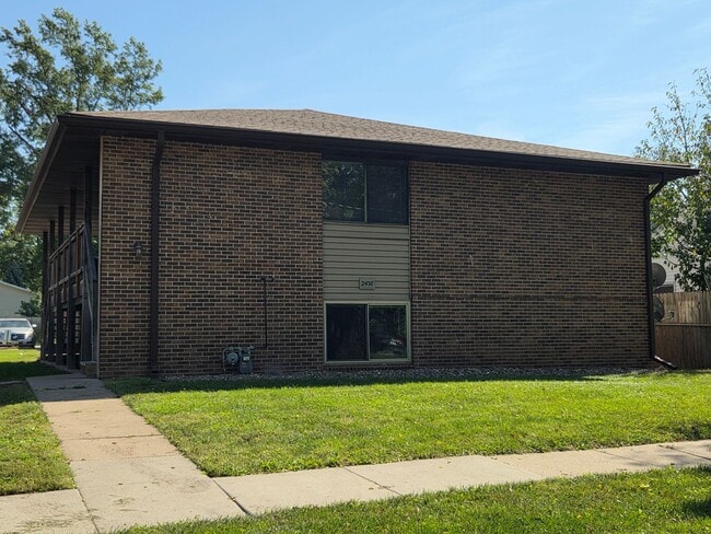 Building Photo - 2438 S 10th St