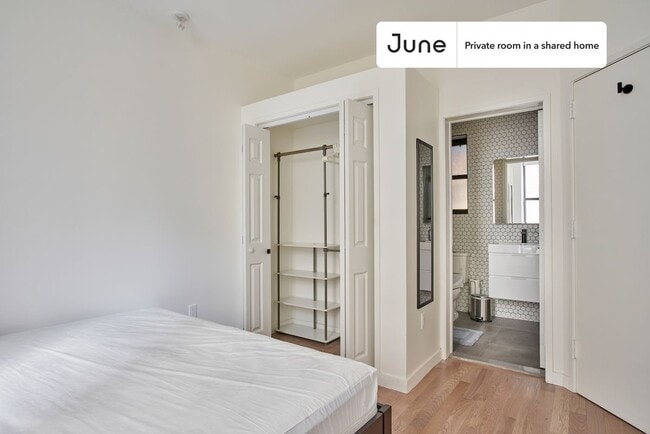 Building Photo - Amazing Private ROOM with Bathroom in Manhattan