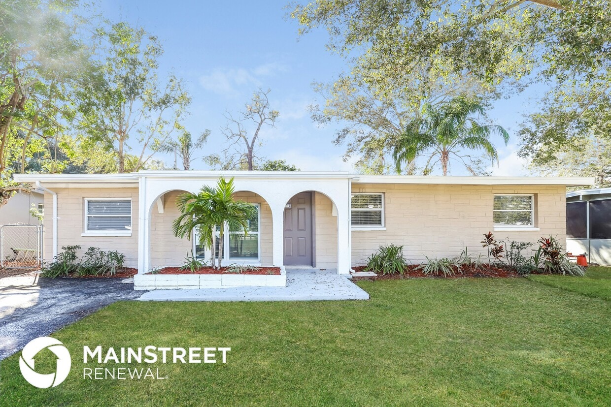 Primary Photo - 1432 Poinciana Dr
