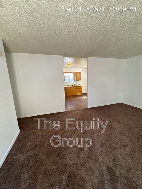 Foto del edificio - 942 E Tulare Ave