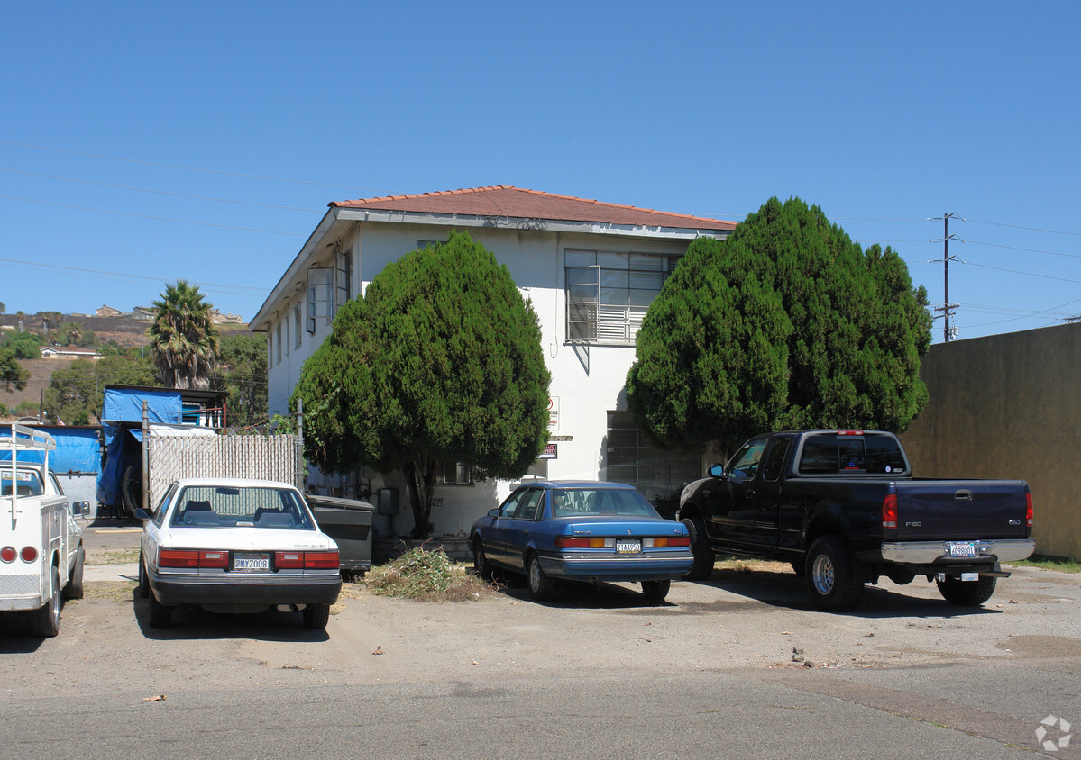Primary Photo - 7902 Lester Ave