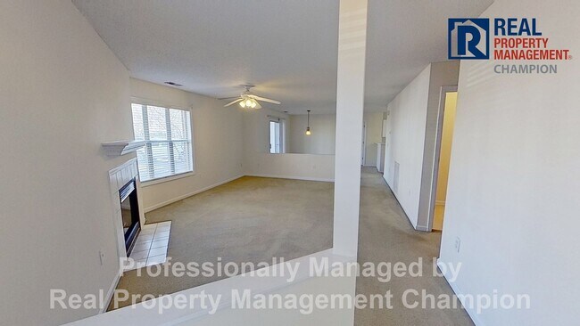 Foto del edificio - First Floor Condo with Spacious Floorplan