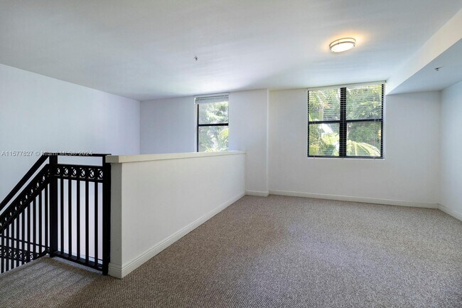Building Photo - 888 Douglas Rd