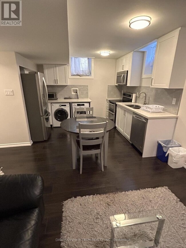 Photo du bâtiment - 28 Sheldon Dr