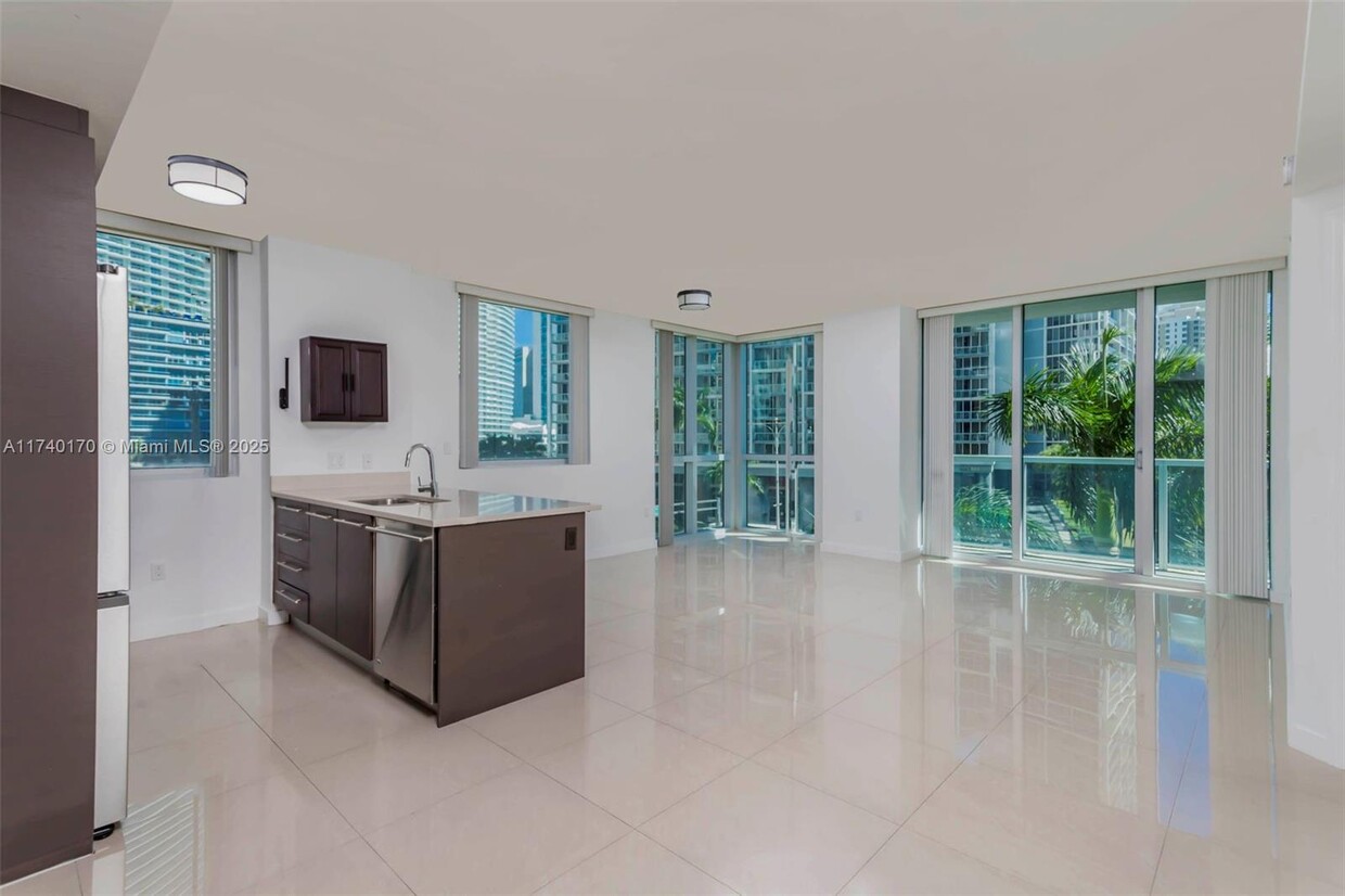 Foto principal - 500 Brickell Ave