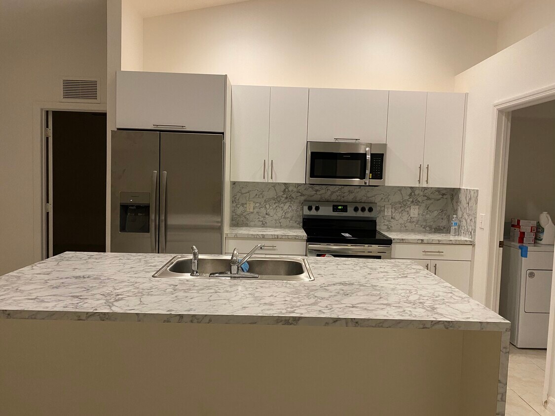 Foto principal - 2813 3rd St SW