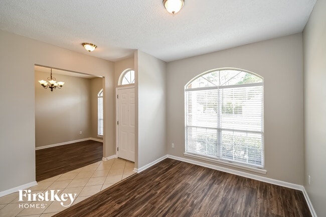 Building Photo - 2985 Chase Ridge Dr