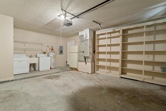 Foto del edificio - 6612 Barnes Rd S