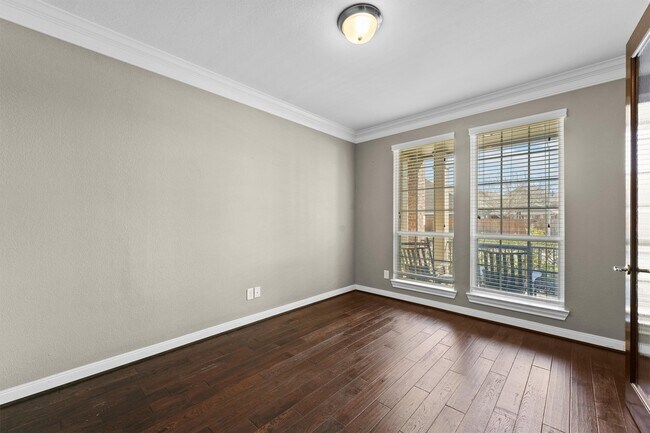 Foto del edificio - 7018 River Rapids Ln