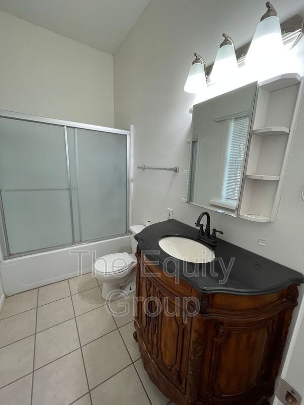Foto del edificio - 32204 Sierra Dr