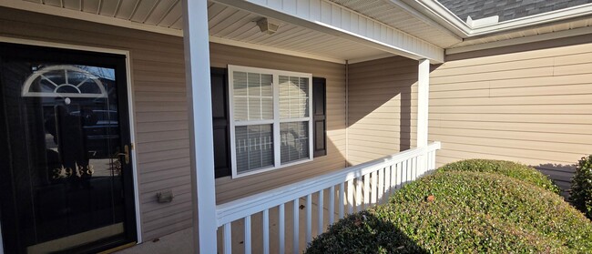 Foto del edificio - Prime Location Townhouse