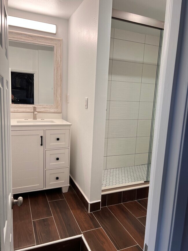 Foto del edificio - 13531 Chestnut St