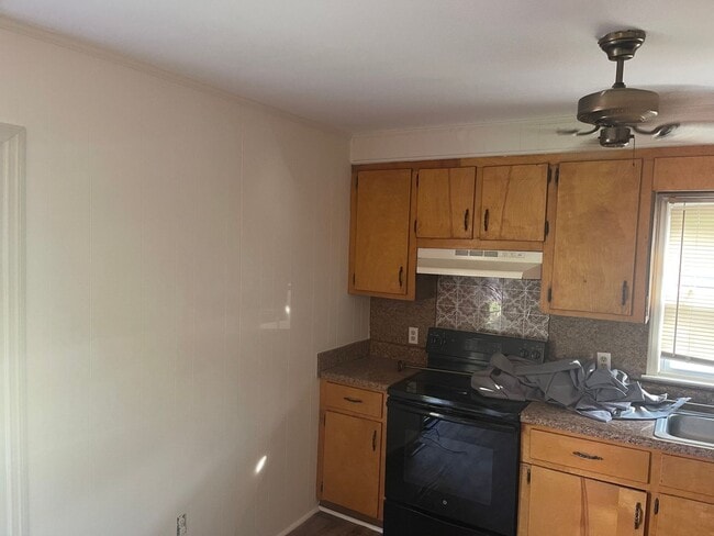 Building Photo - 117 Louispal Cir