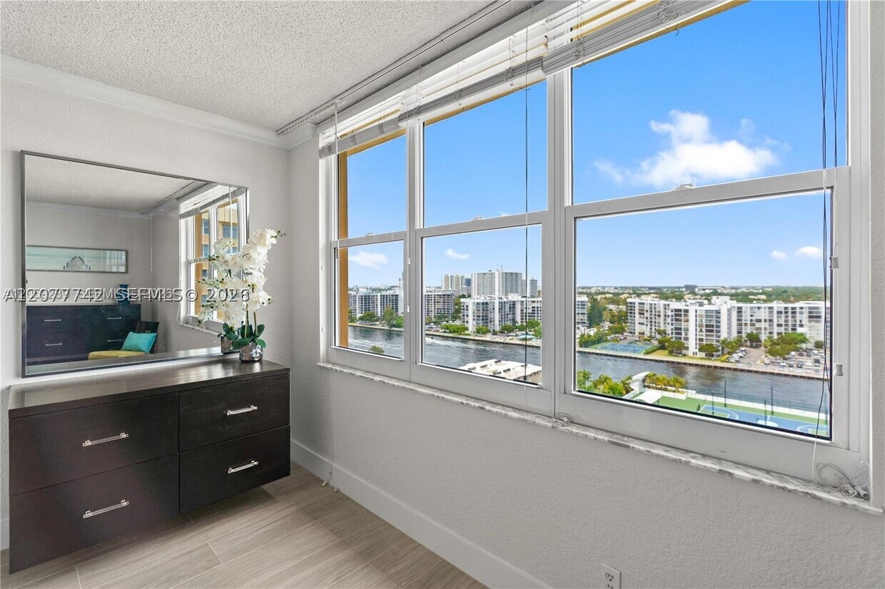 Building Photo - 2501 S Ocean Dr